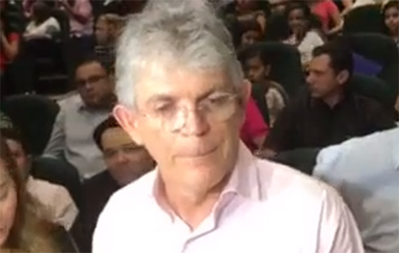 Ricardo Coutinho critica união das oposições