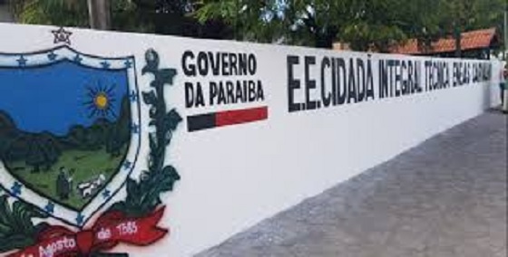 Escola Enéas Carvalho em Santa Rita